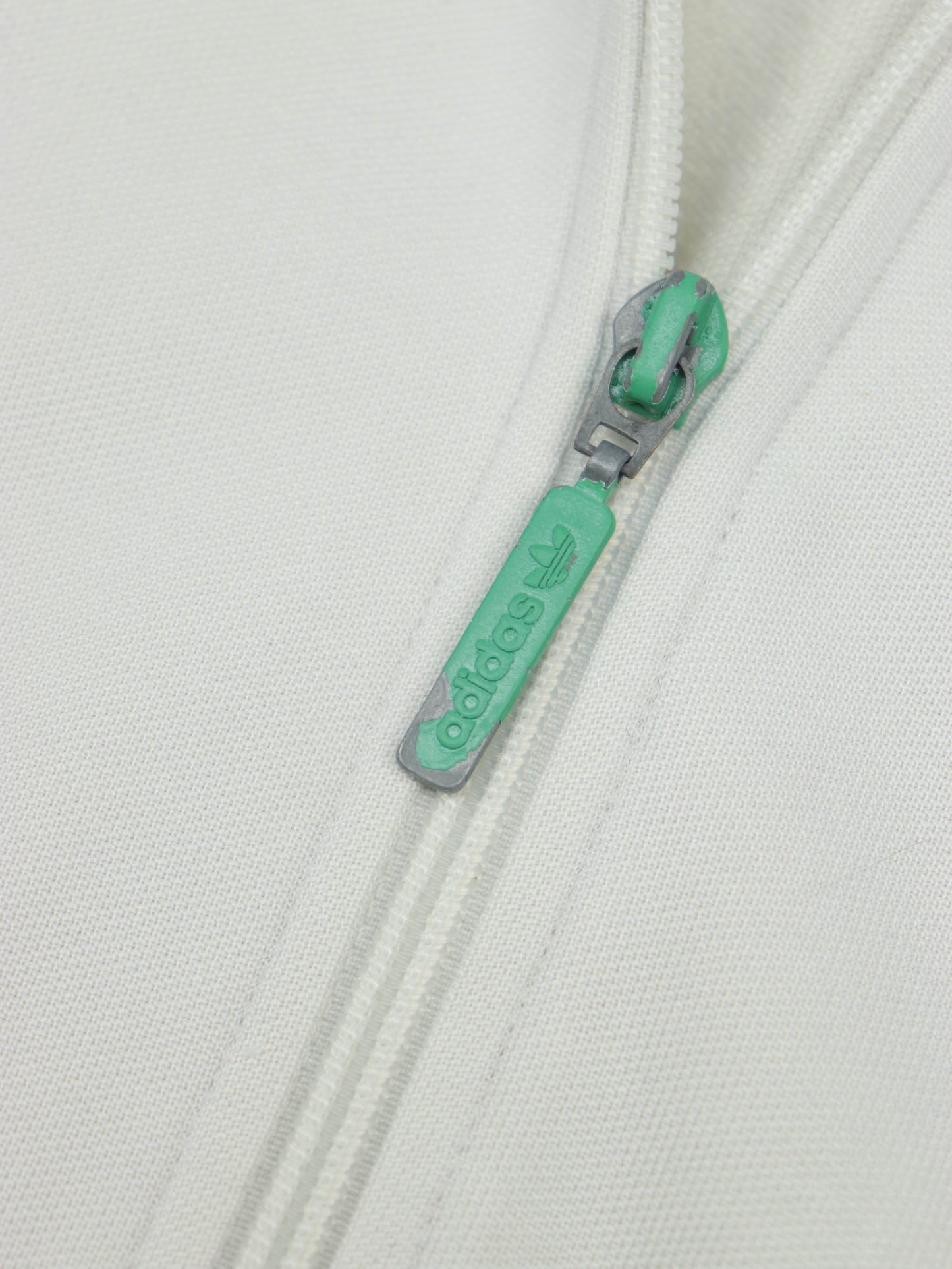 CHAQUETA ADIDAS VINTAGE 00S