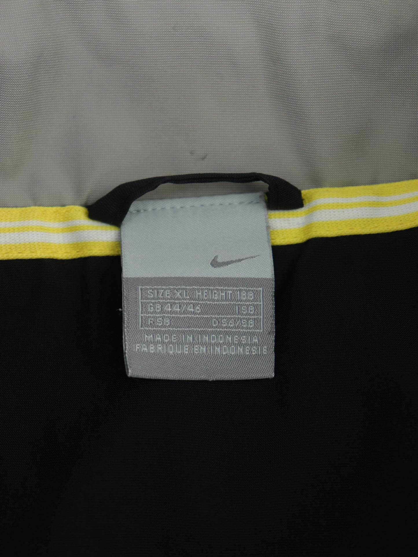 CHAQUETA NIKE VINTAGE 00S