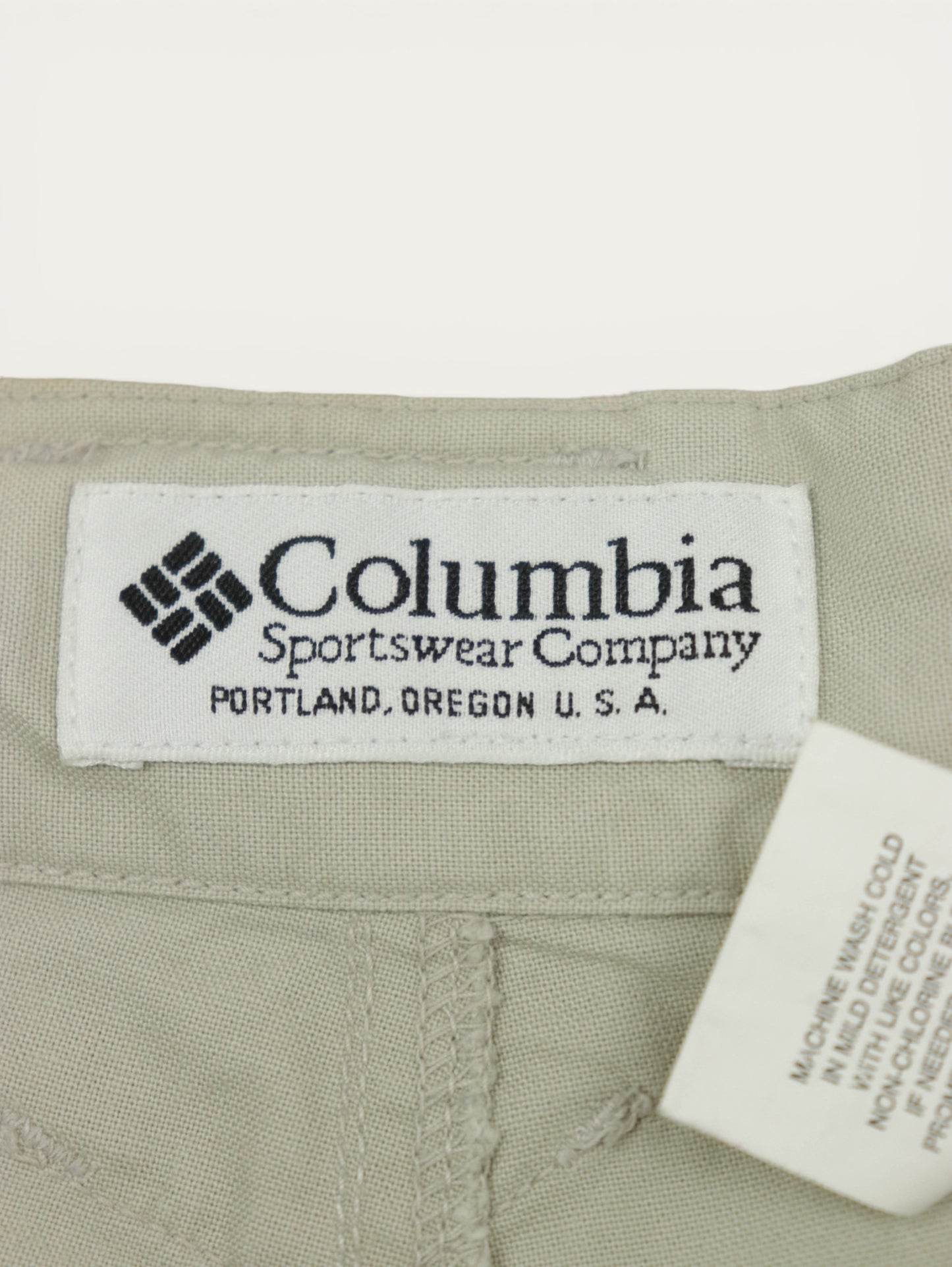 SHORT COLUMBIA VINTAGE 00S
