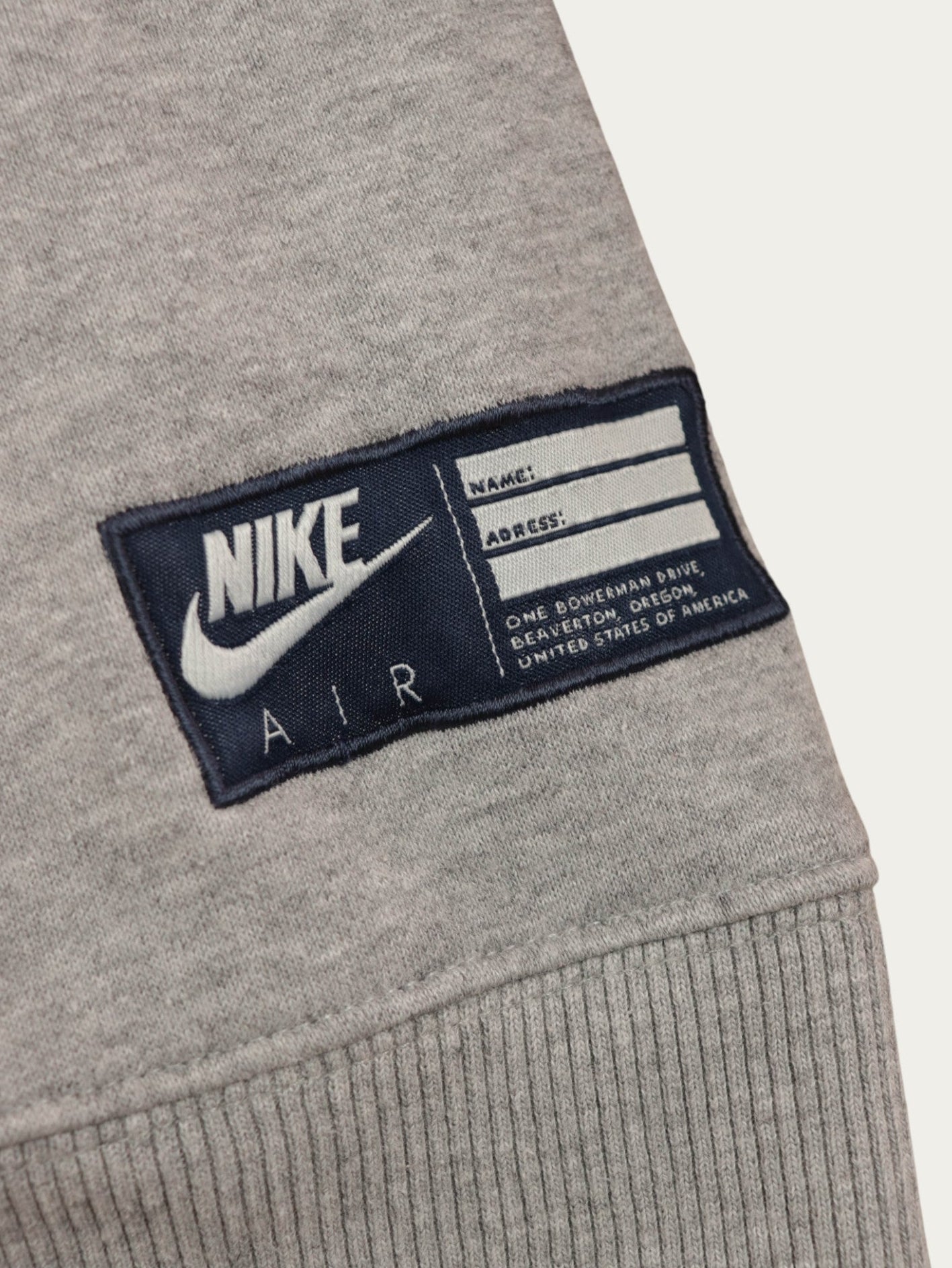 VINTAGE NIKE SWEATSHIRT 00S