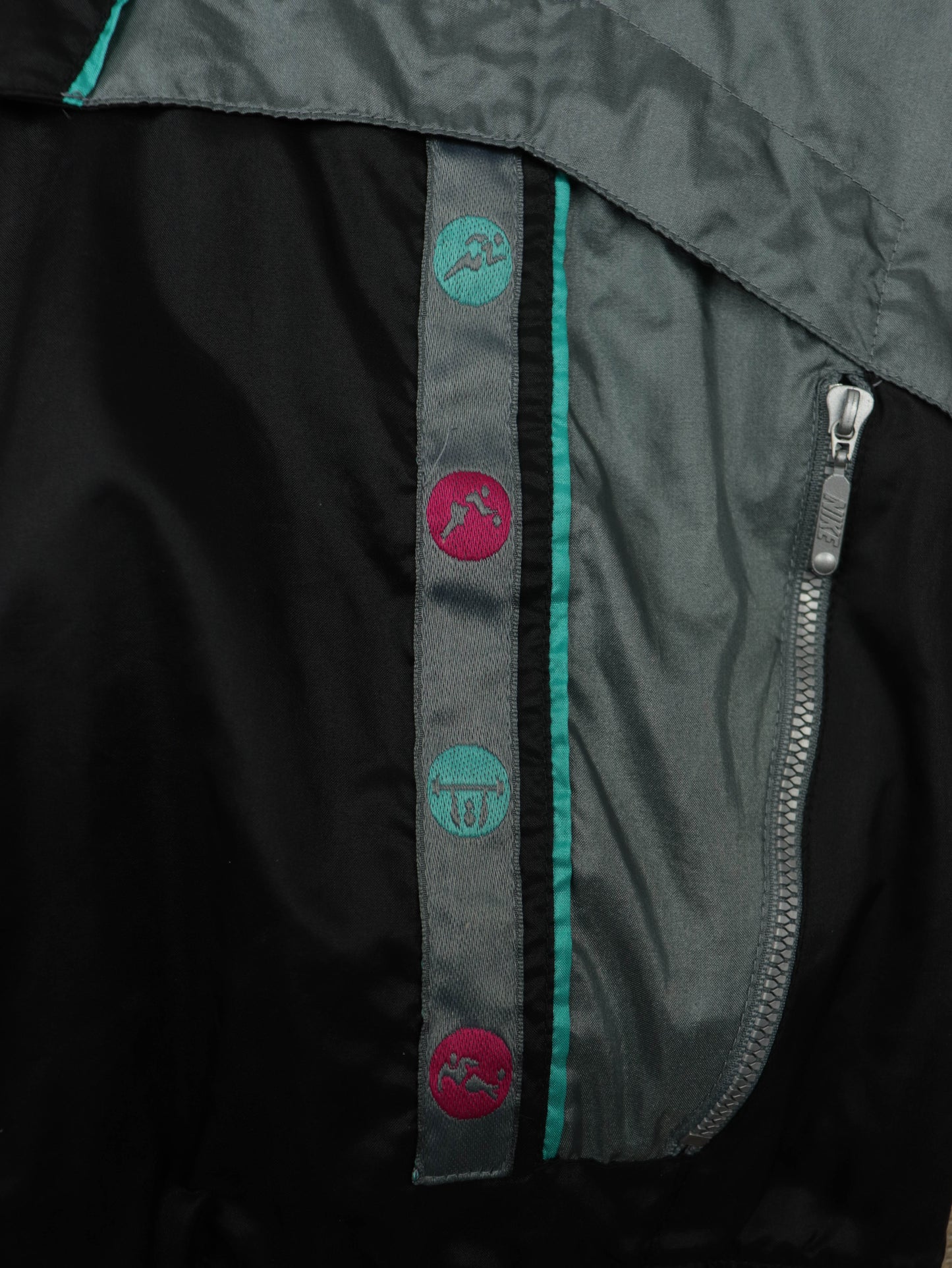 CHAQUETA NIKE VINTAGE 90S