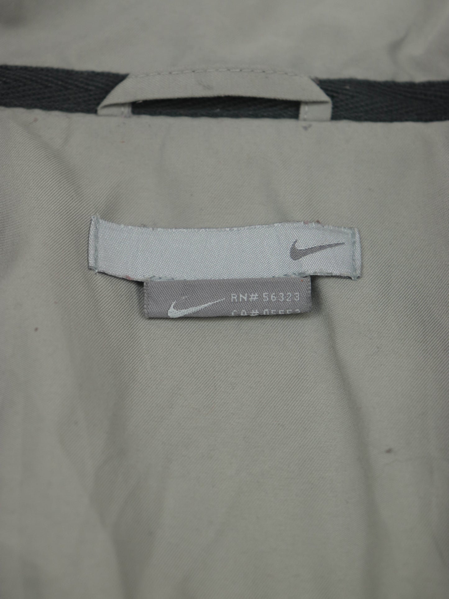 VINTAGE NIKE JACKET 00S