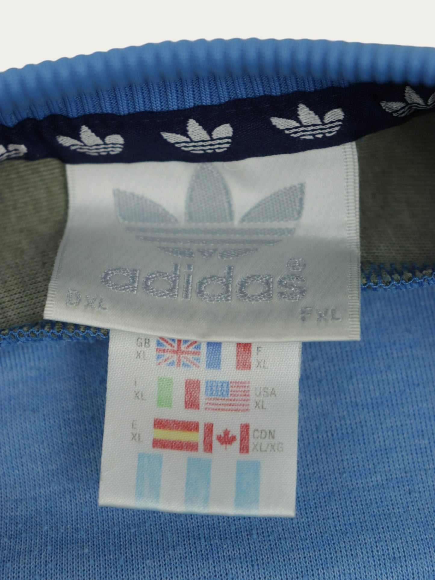 ADIDAS VINTAGE 90S SWEATSHIRT