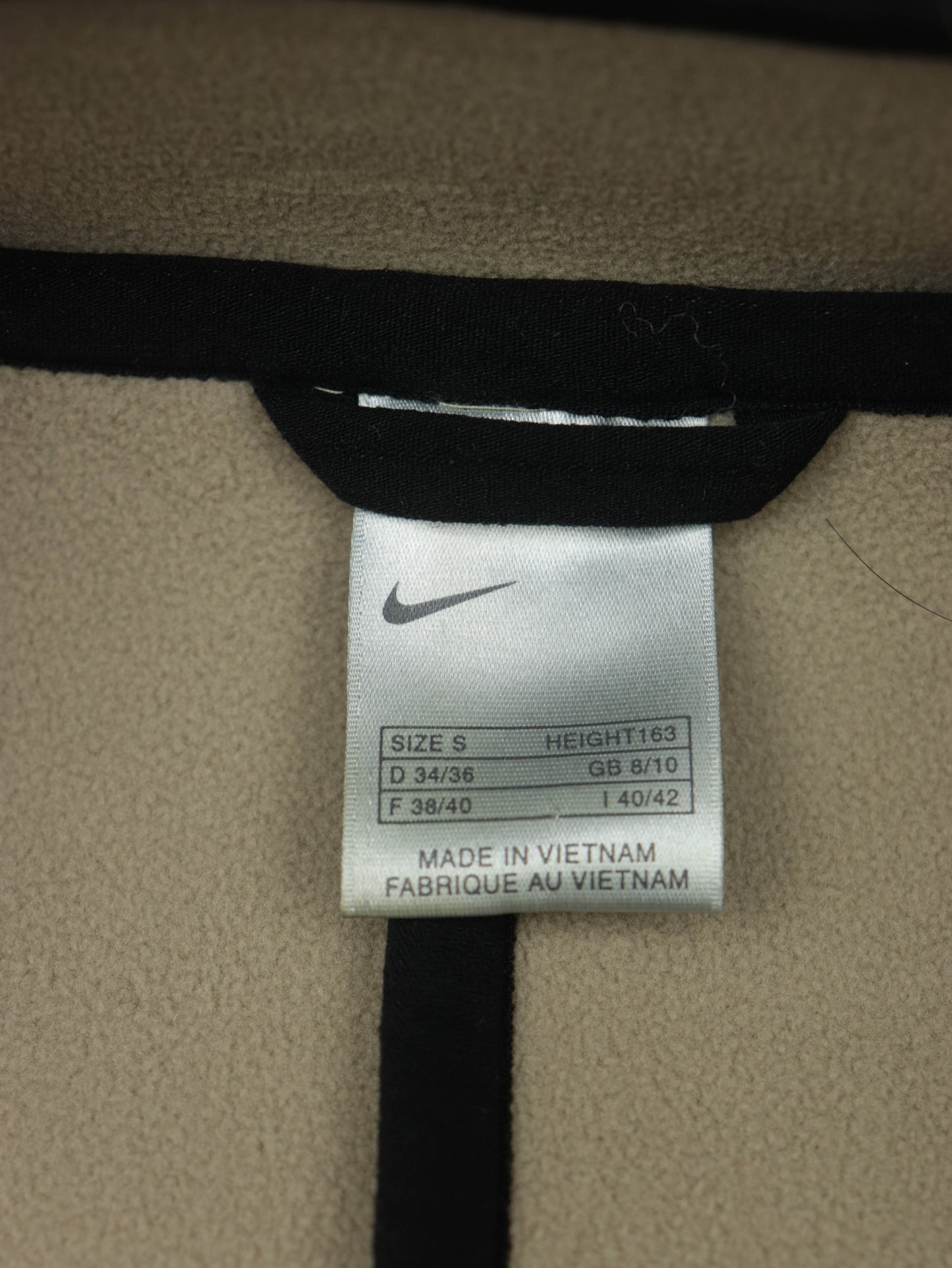 VINTAGE NIKE JACKET 00S