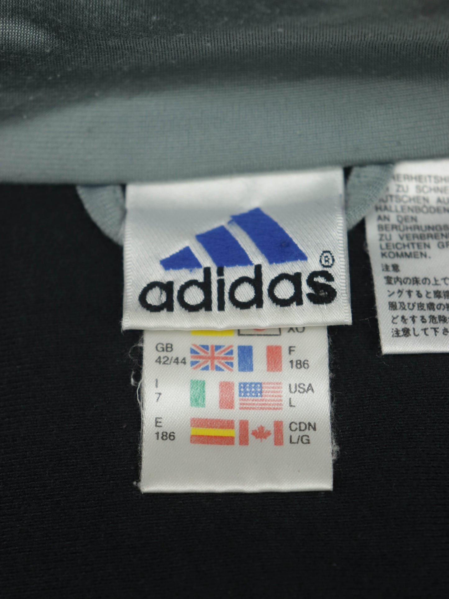 CHAQUETA ADIDAS VINTAGE 00S