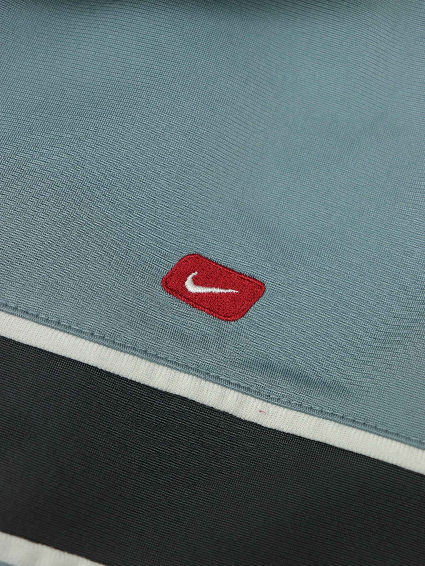 VINTAGE NIKE JACKET 00S