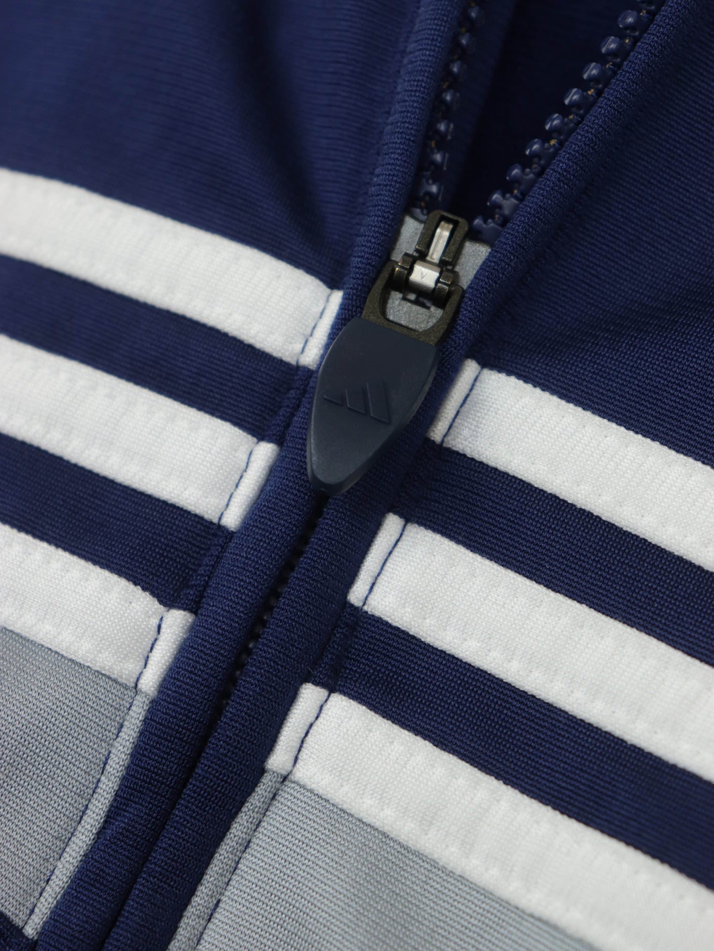 ADIDAS VINTAGE 00S JACKET