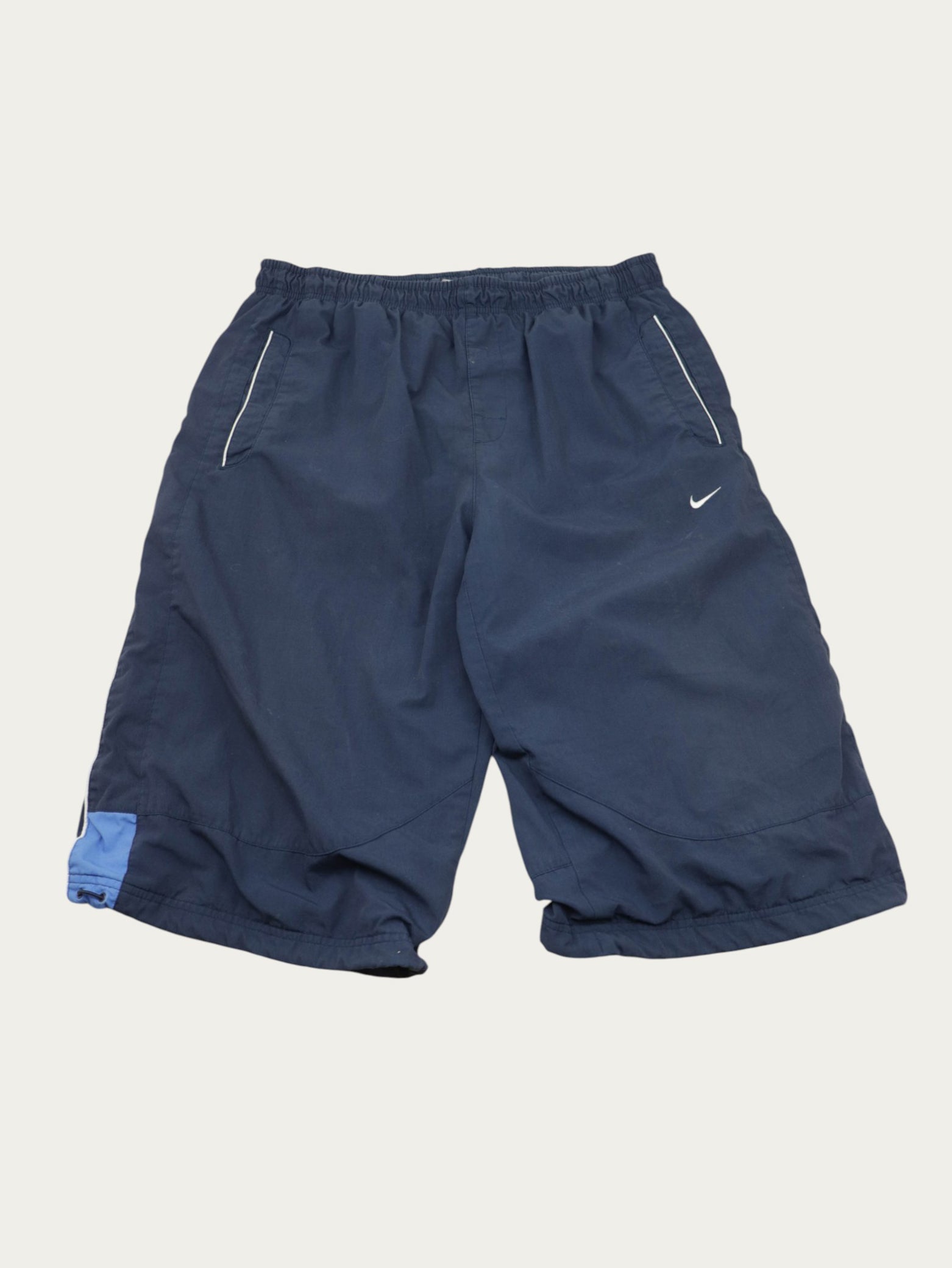 NIKE VINTAGE 00S SHORTS