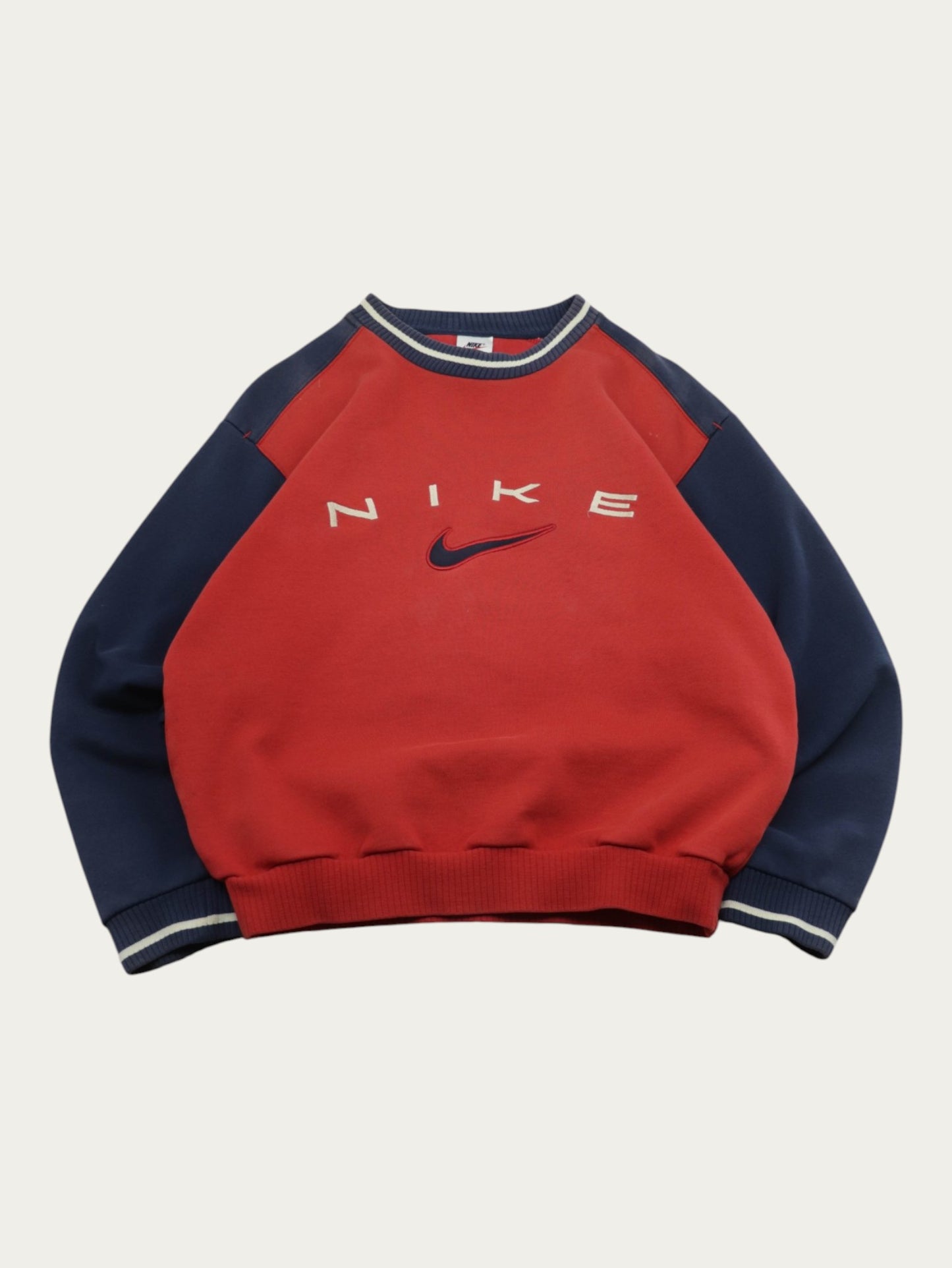 VINTAGE 90S NIKE SWEATSHIRT