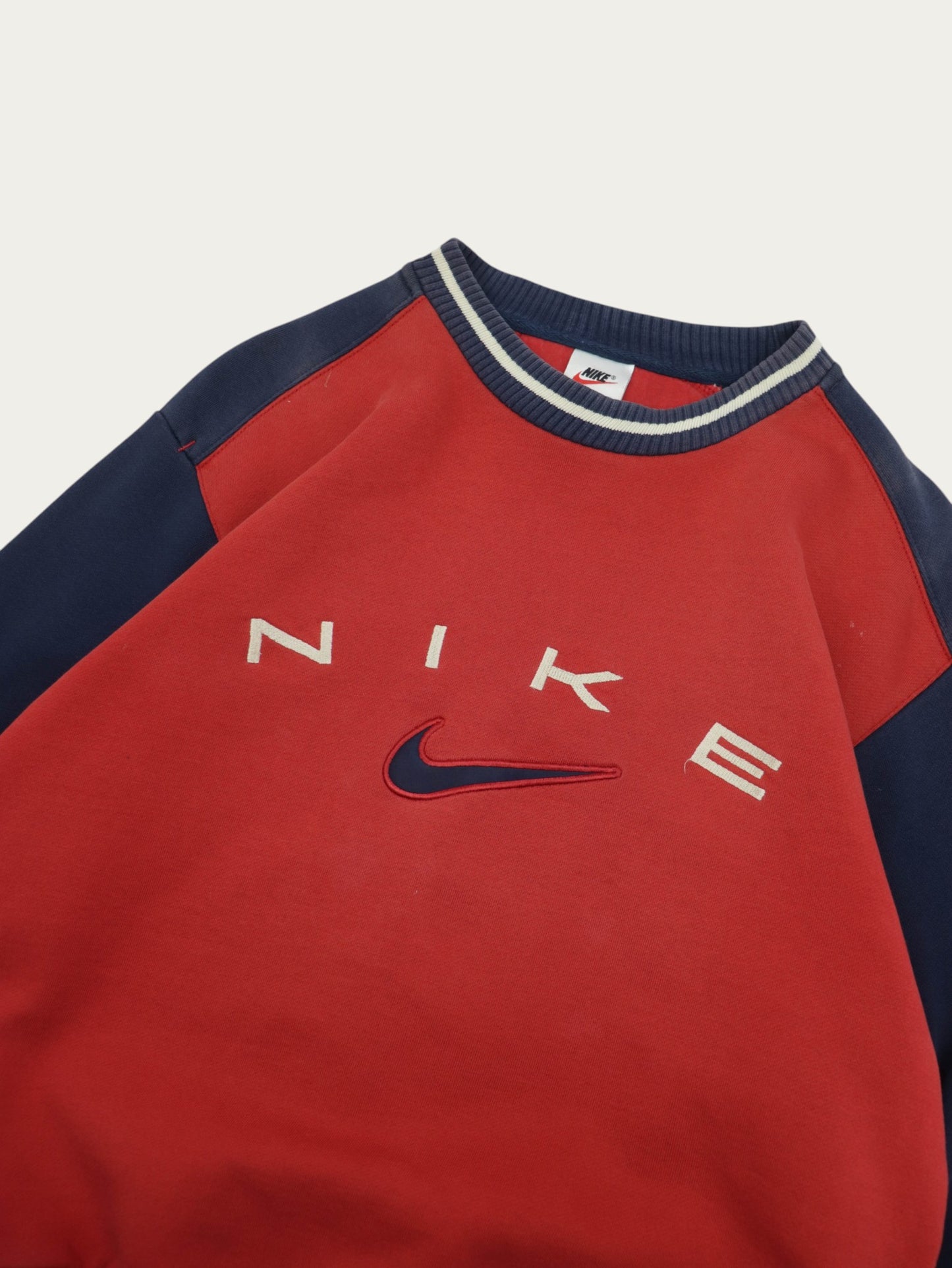 VINTAGE 90S NIKE SWEATSHIRT