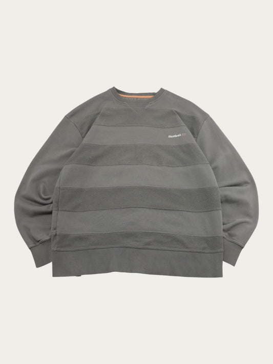 REEBOK VINTAGE 00S SWEATSHIRT