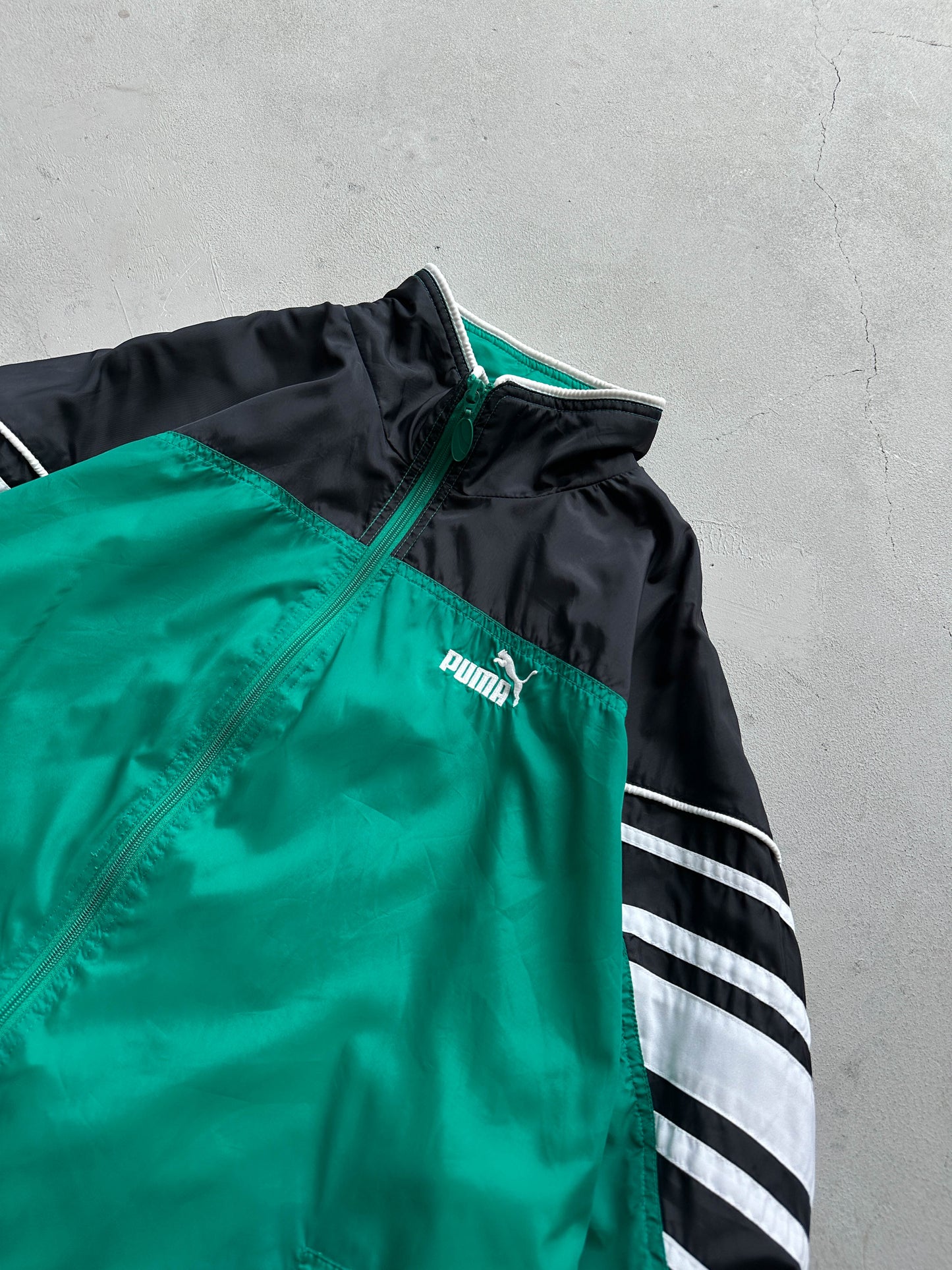 Chaqueta Puma vintage 90s