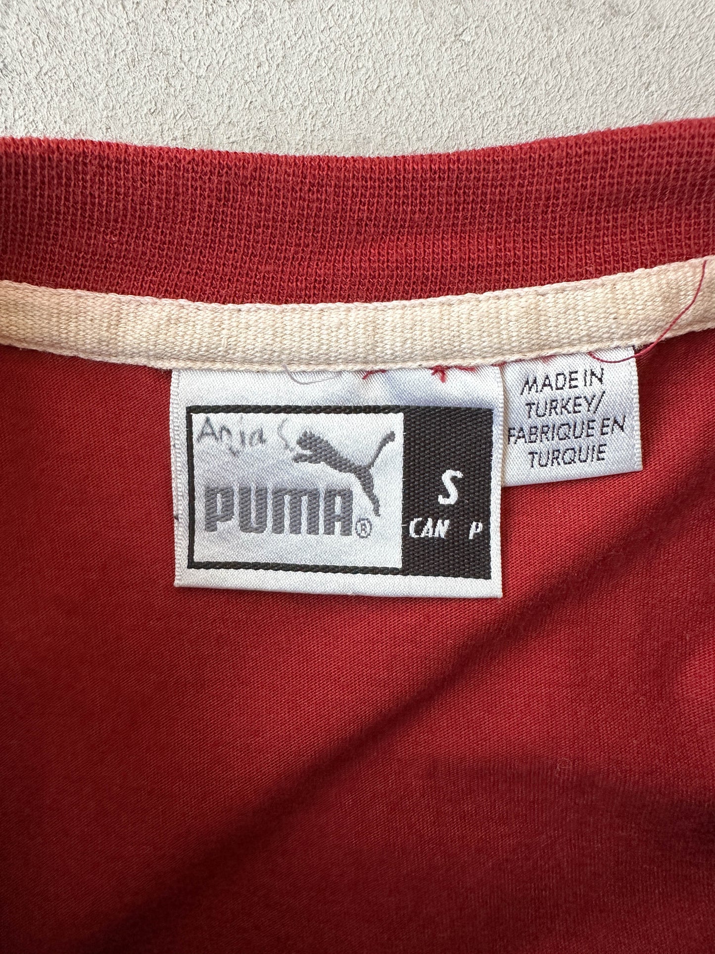 Puma vintage 00s t-shirt