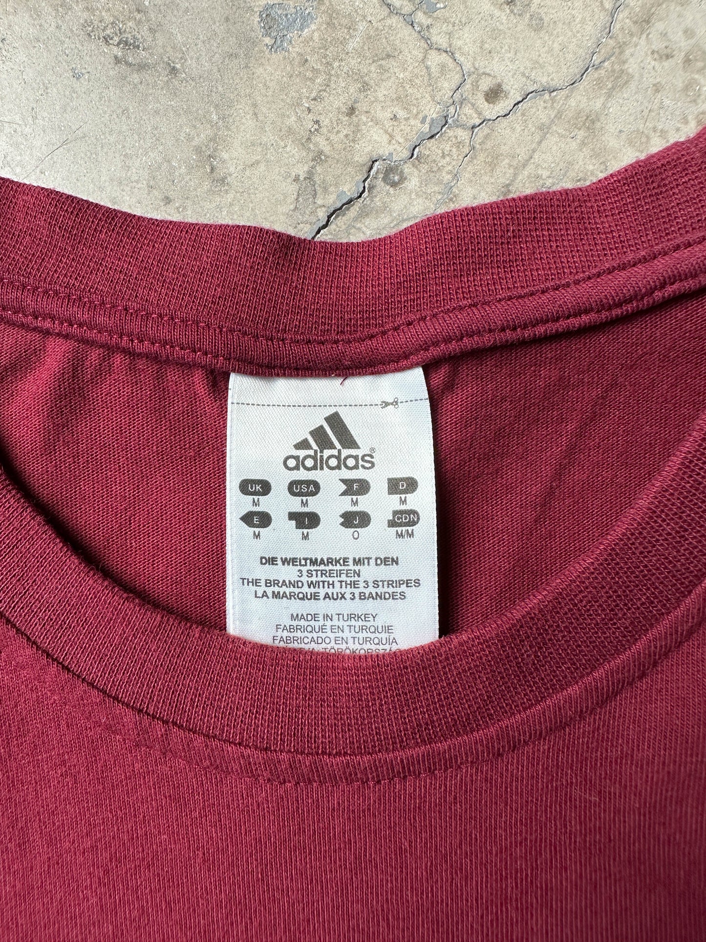 Vintage 00s Adidas T-shirt