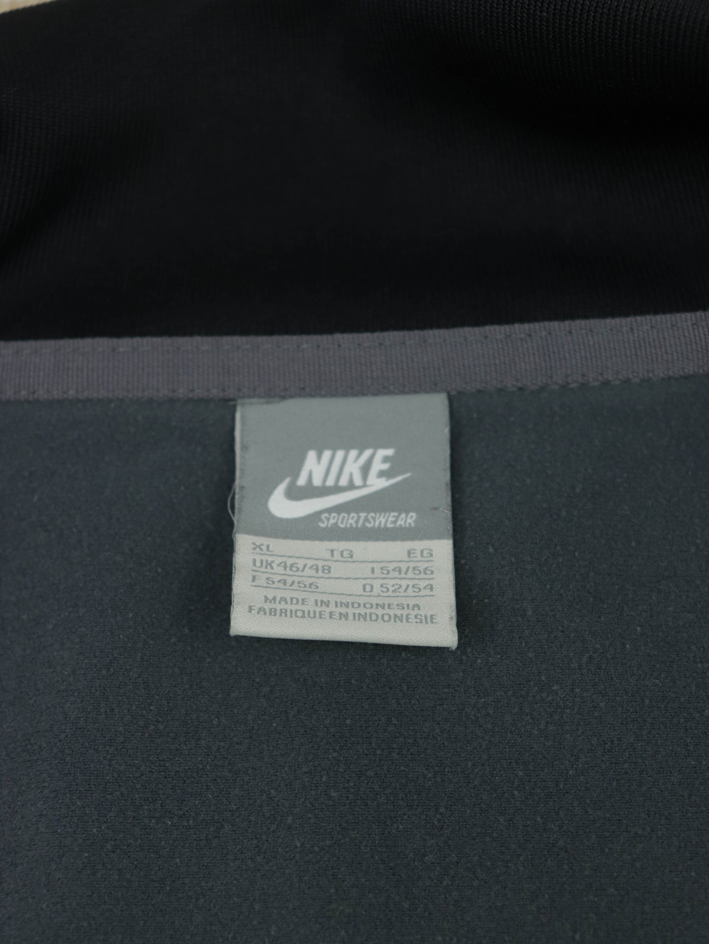 CHAQUETA NIKE VINTAGE 00S