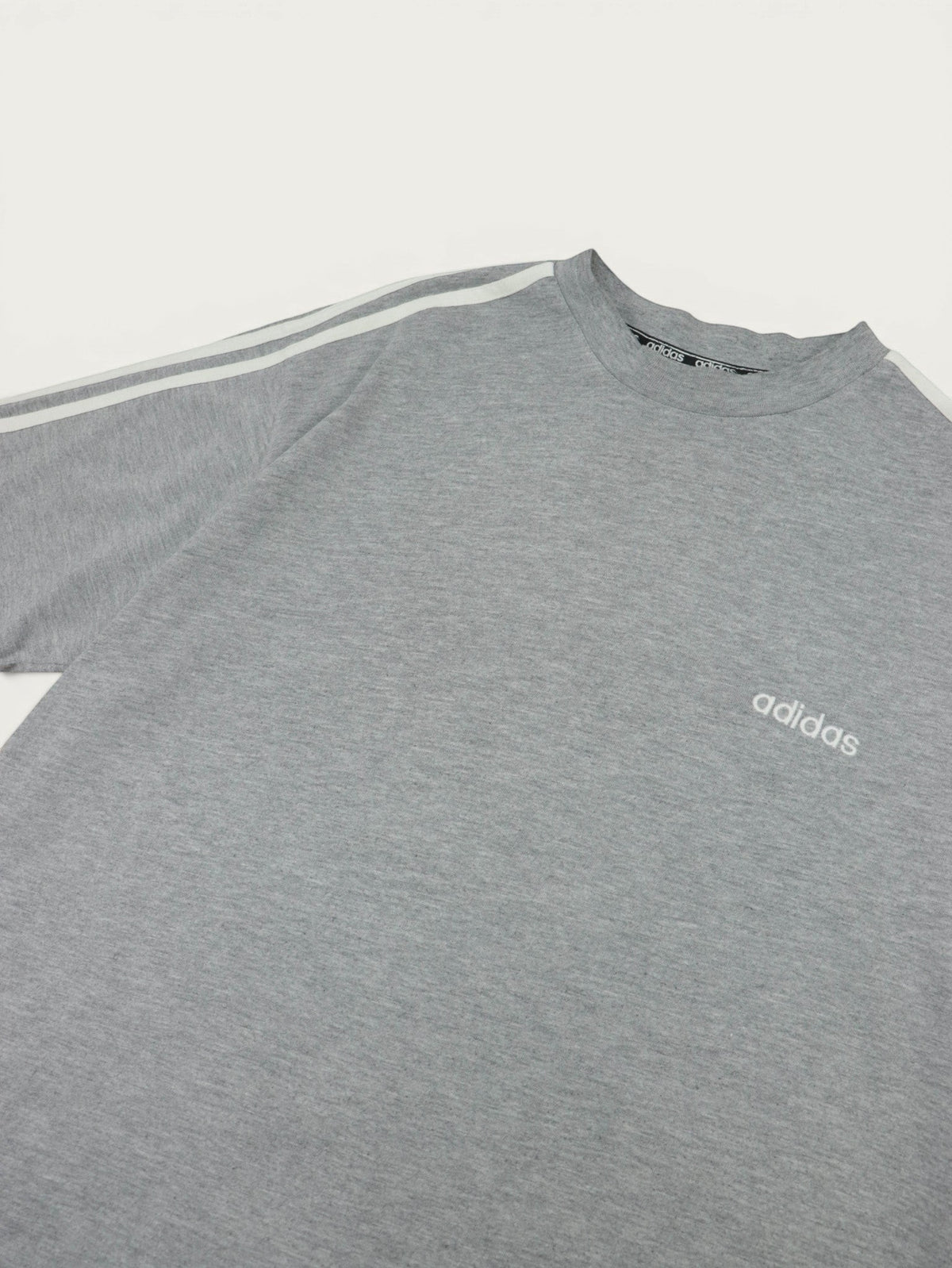 VINTAGE 90S ADIDAS T-SHIRT
