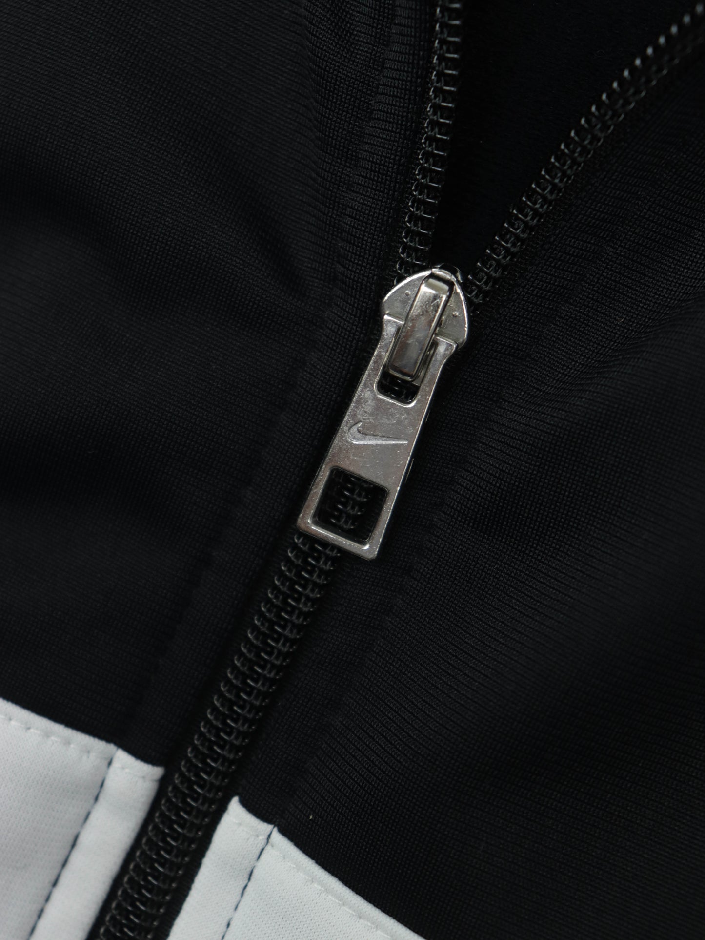 CHAQUETA NIKE VINTAGE 00S