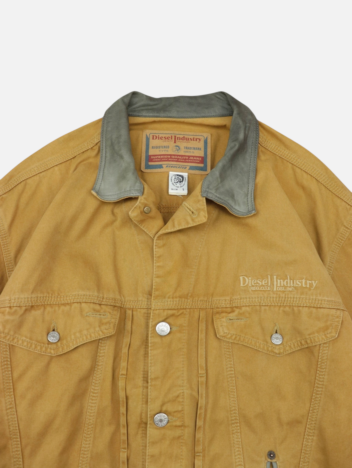 Chaqueta vintage Diesel de Alabama Vintage en color mostaza con cuello gris y logo bordado en el pecho