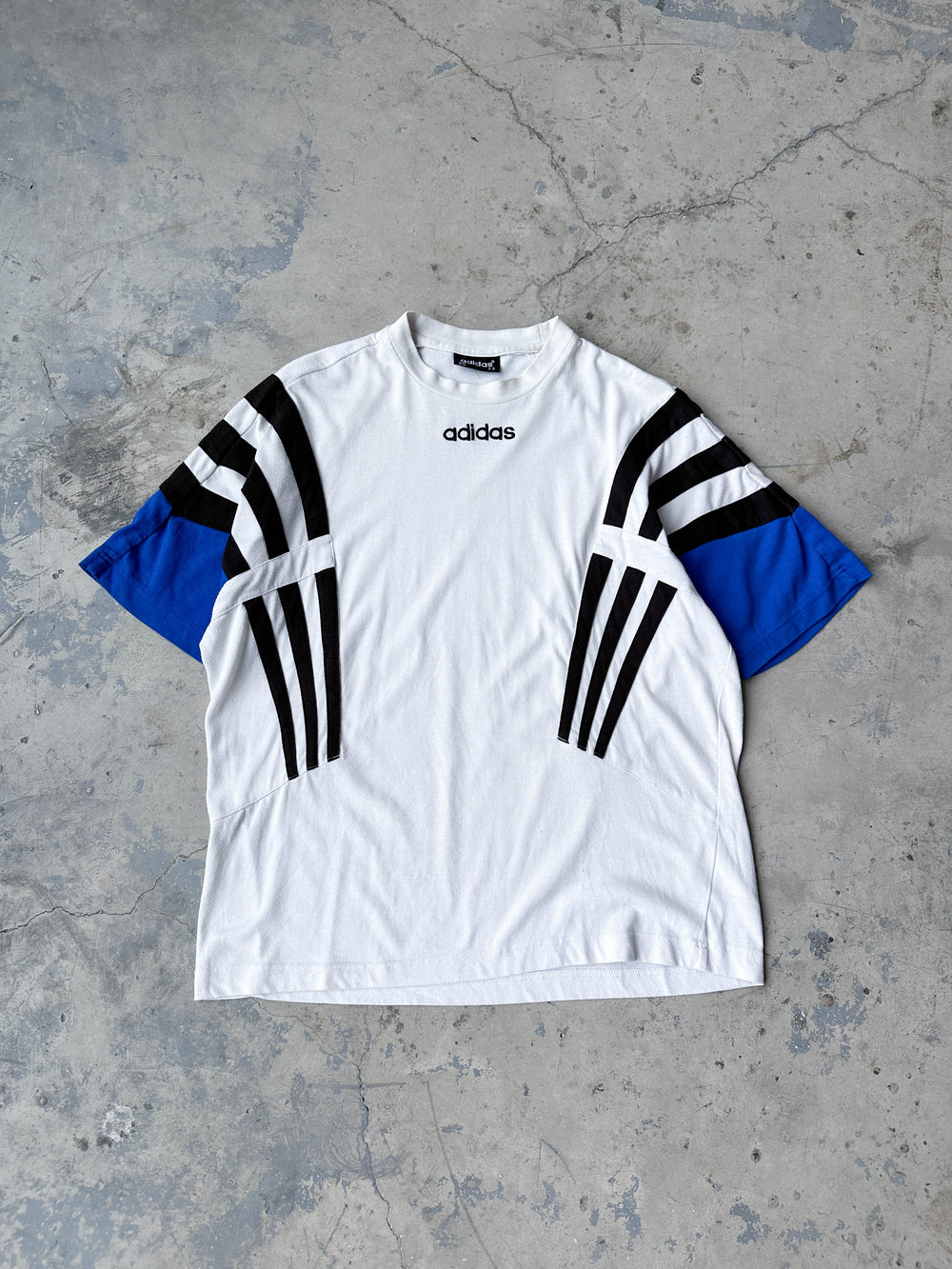 Camiseta Adidas vintage 90s