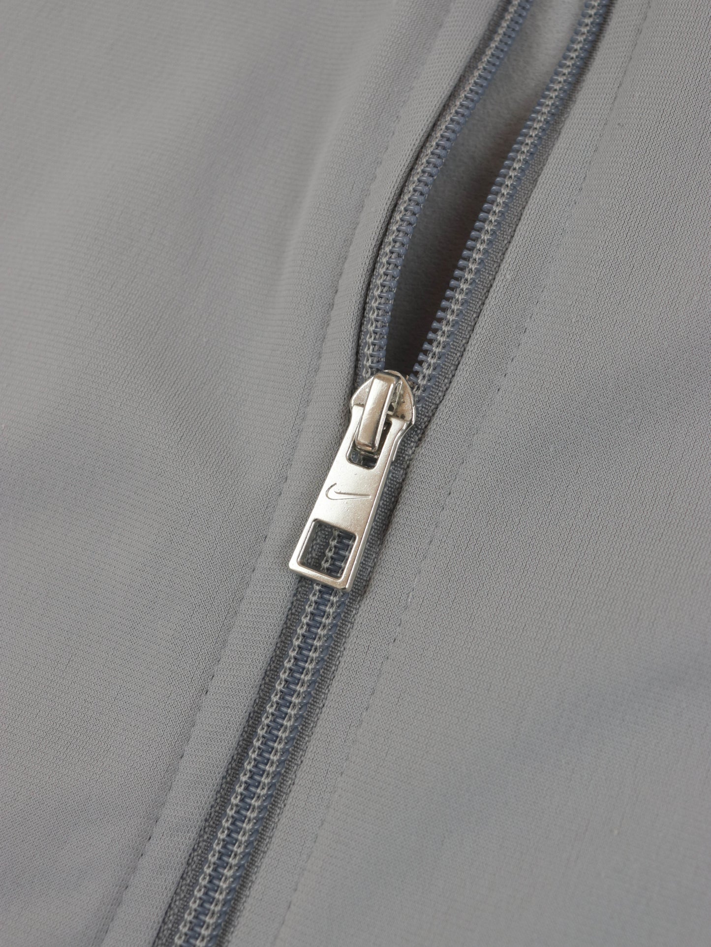 CHAQUETA NIKE VINTAGE 00S