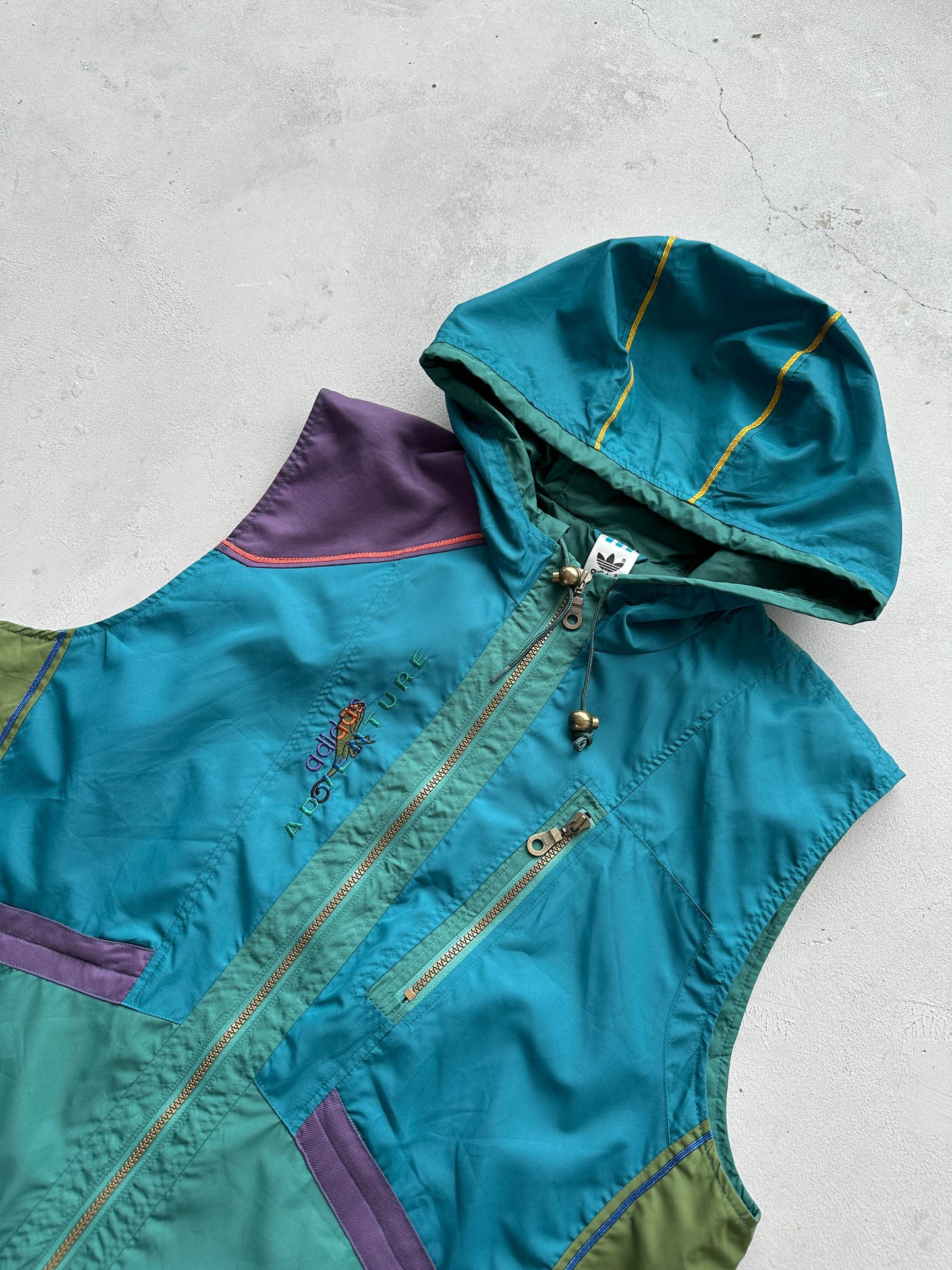 Chaleco Adidas Adventure vintage 90s