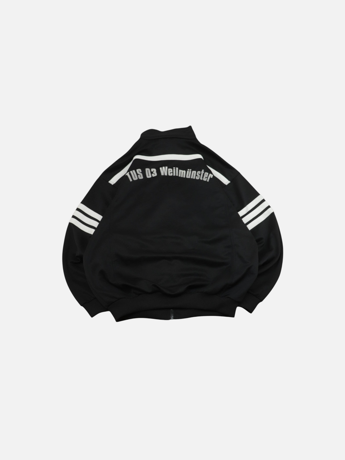 Chaqueta deportiva negra Alabama Vintage estilo años 90 con rayas blancas y logo TUS 03 Weilmünster en la espalda