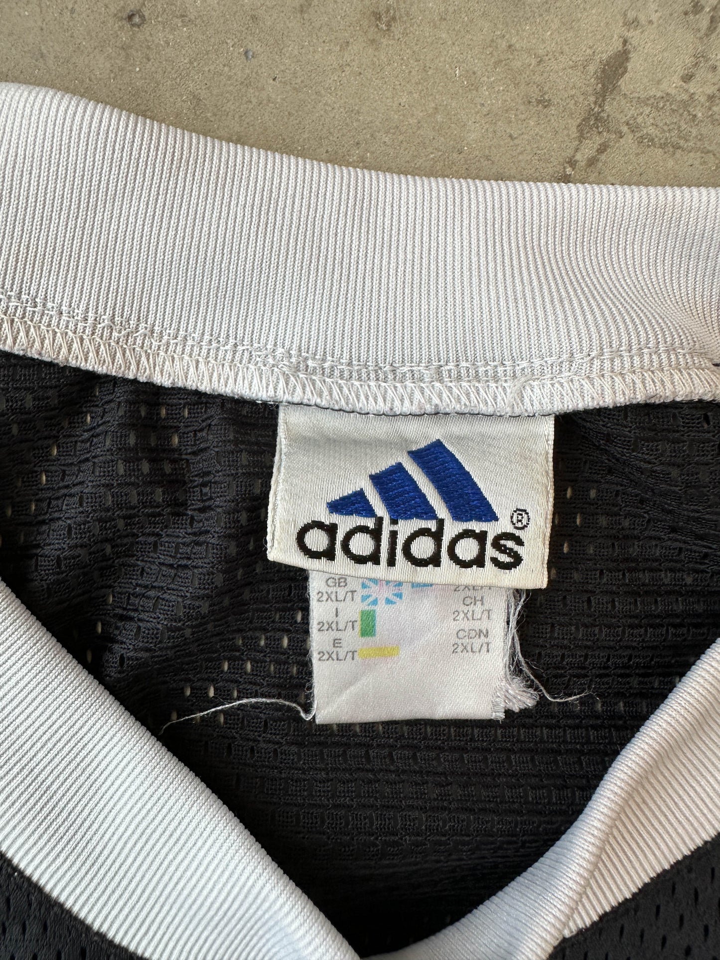 Vintage 90s Adidas T-shirt