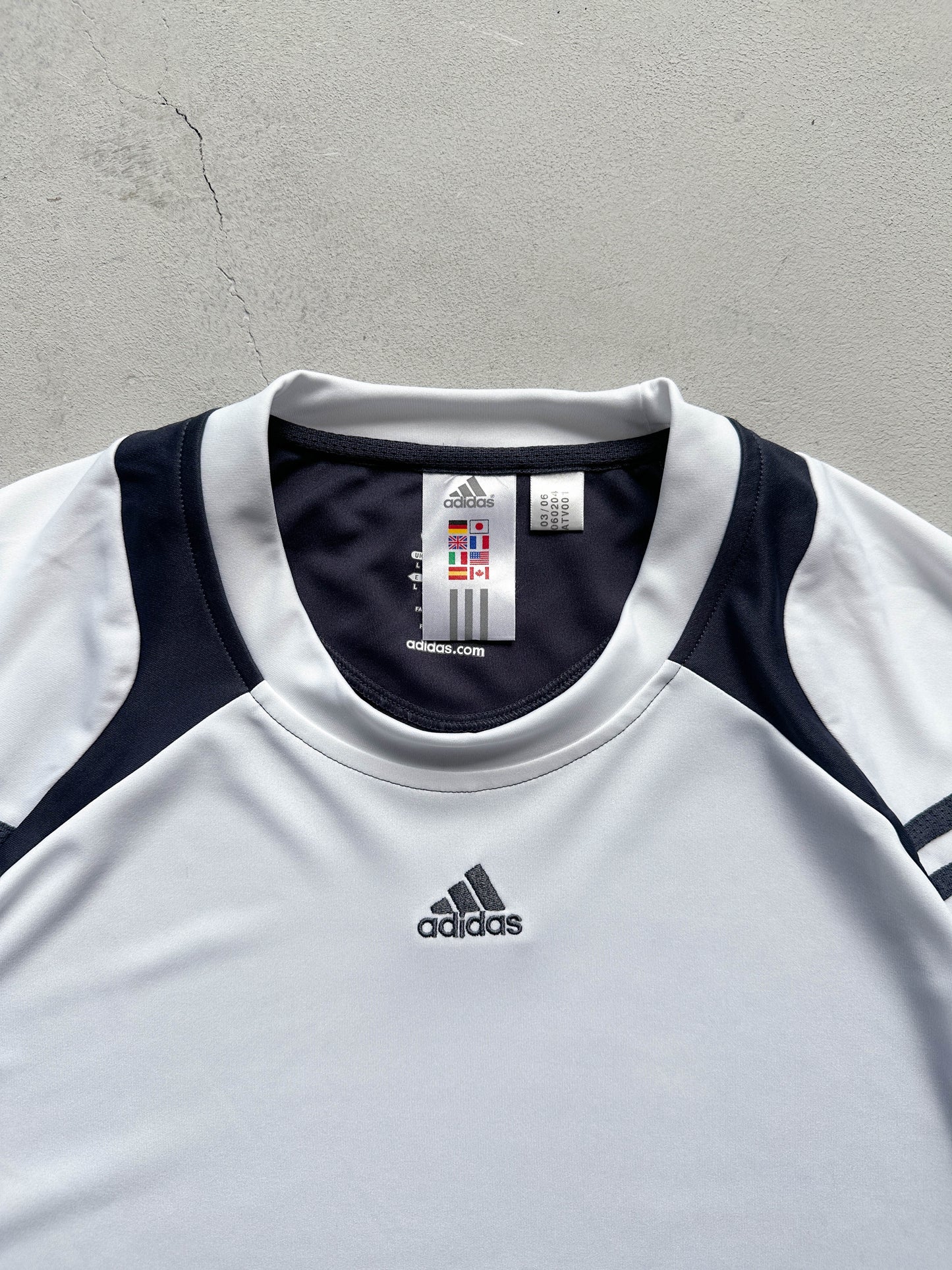 Camiseta Adidas vintage 00s