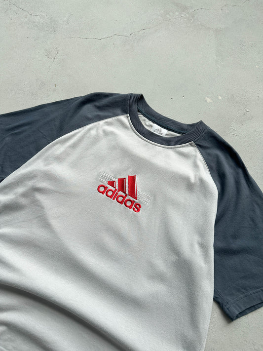 Camiseta Adidas vintage 00s