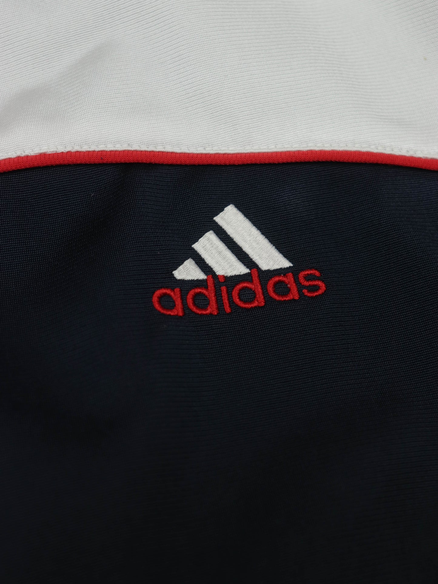 CHAQUETA ADIDAS VINTAGE 00S