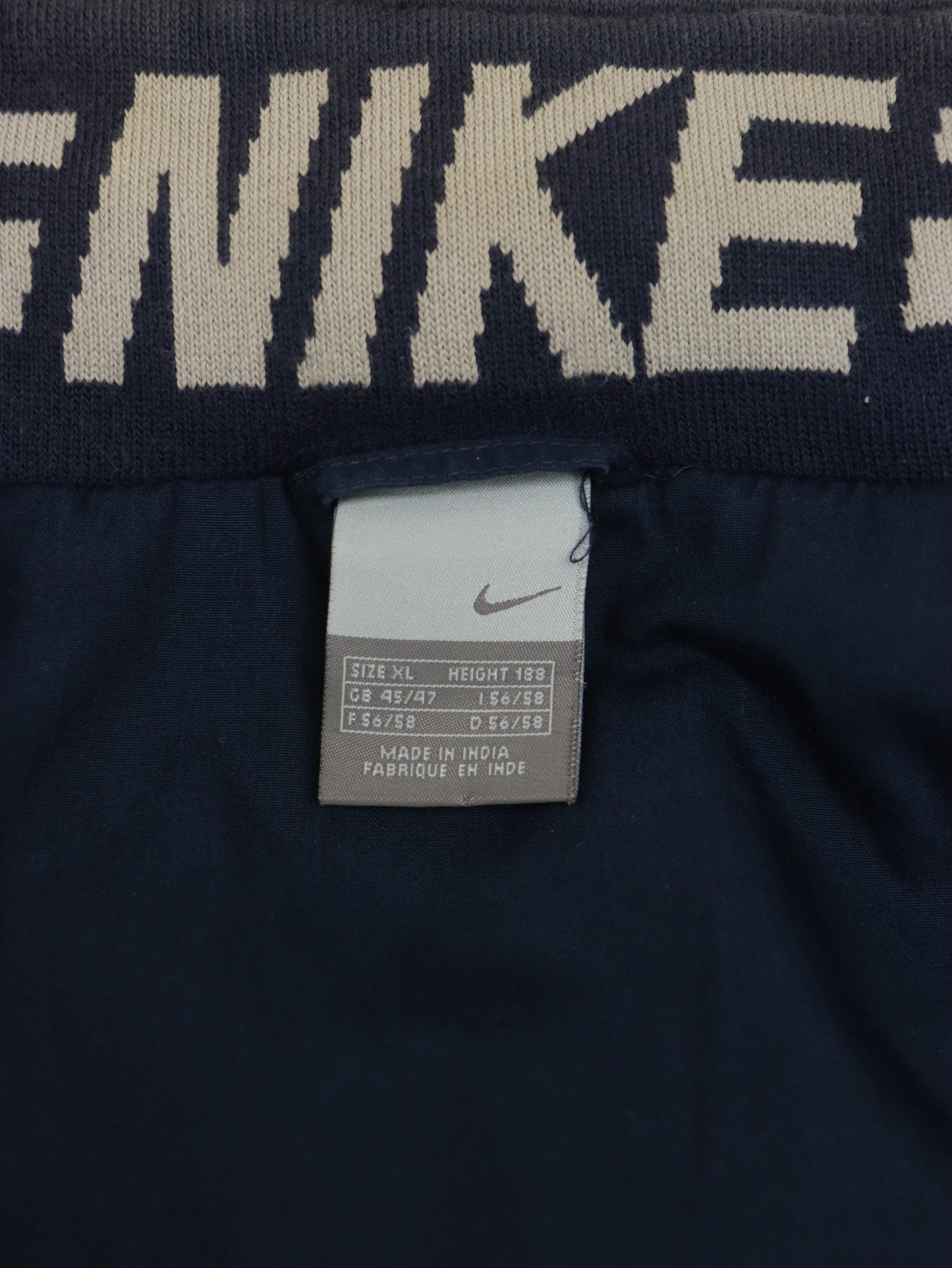 CHAQUETA NIKE VINTAGE 00S