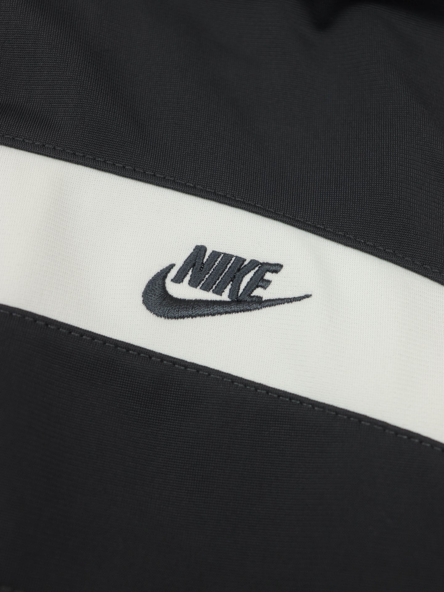VINTAGE NIKE JACKET 00S