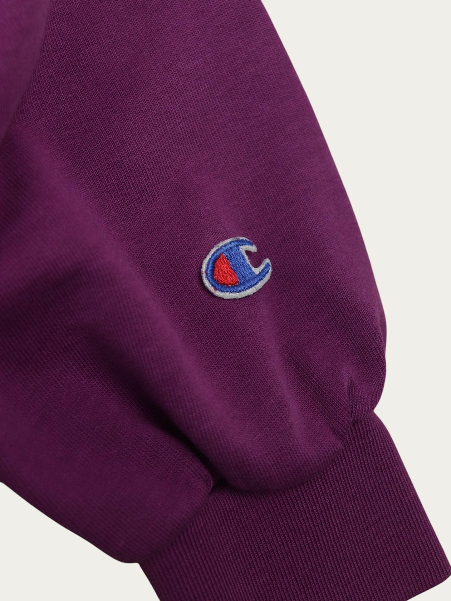 CHAMPION VINTAGE 00S SWEATSHIRT