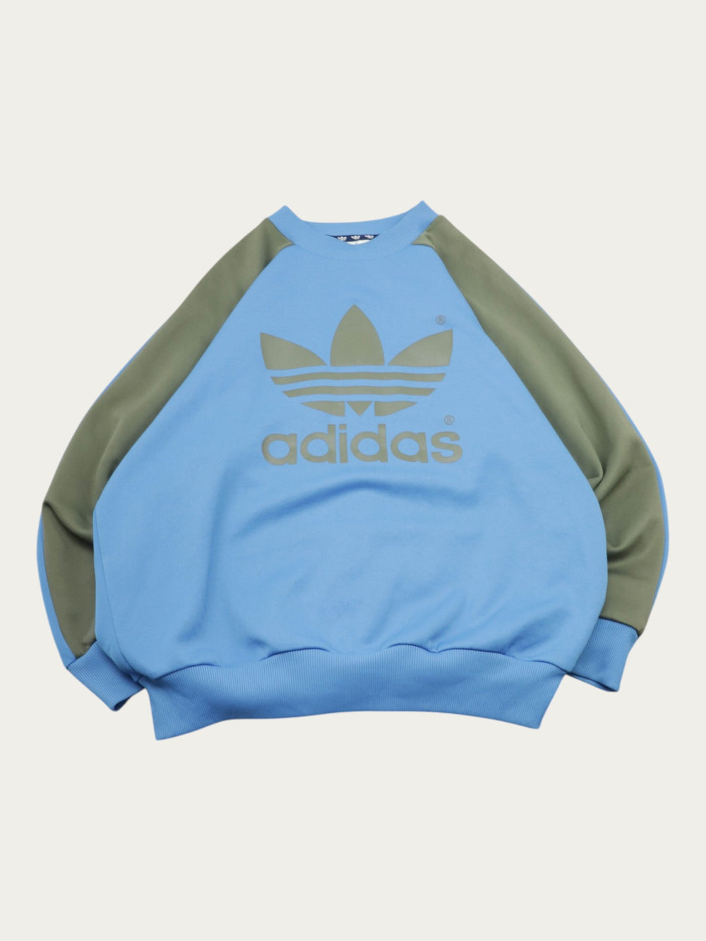 ADIDAS VINTAGE 90S SWEATSHIRT