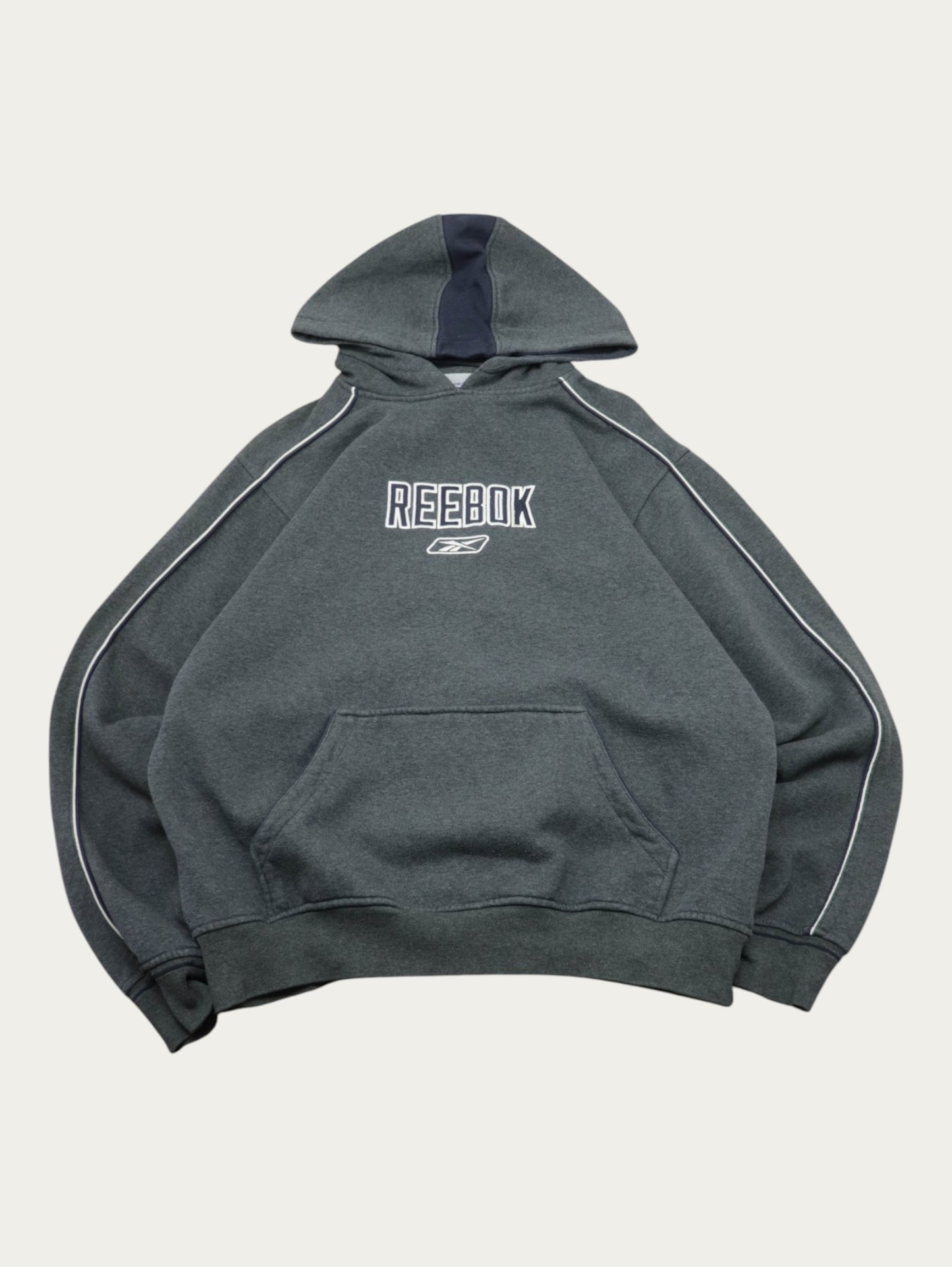 REEBOK VINTAGE 00S SWEATSHIRT