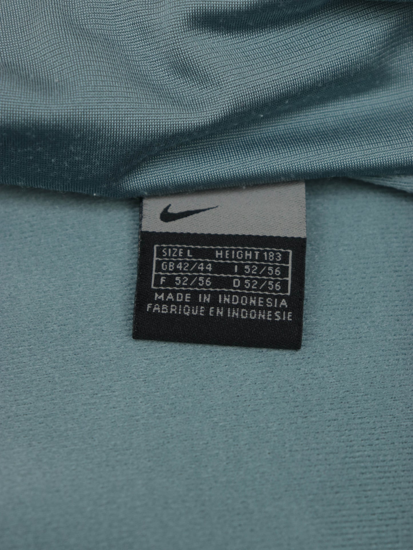 VINTAGE NIKE JACKET 00S