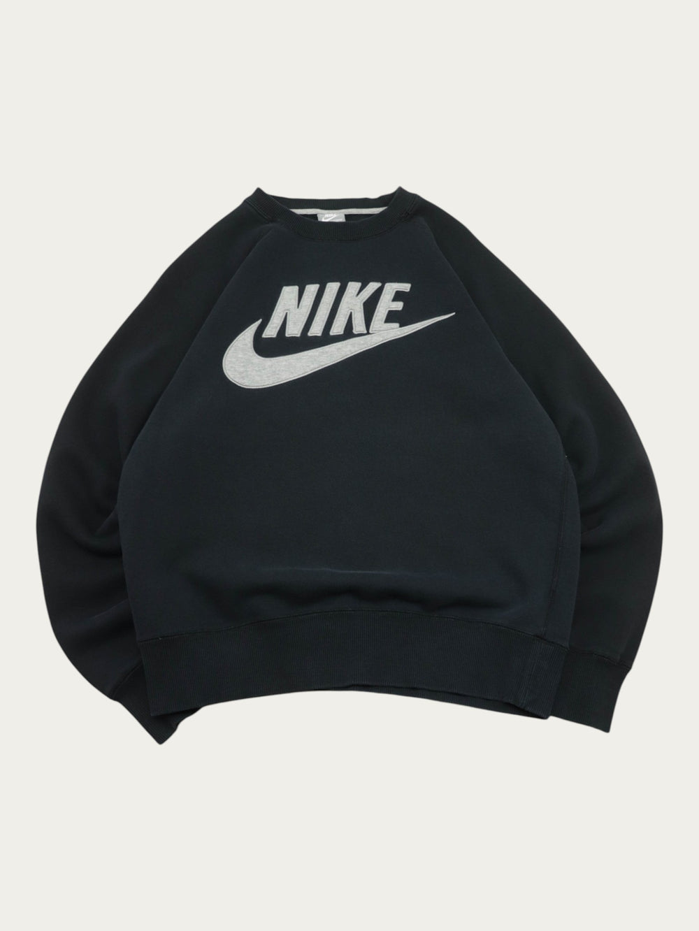 VINTAGE NIKE SWEATSHIRT 00S