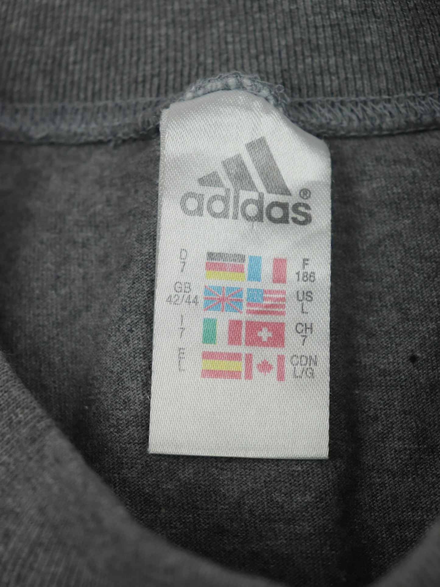 ADIDAS VINTAGE 90S SWEATSHIRT