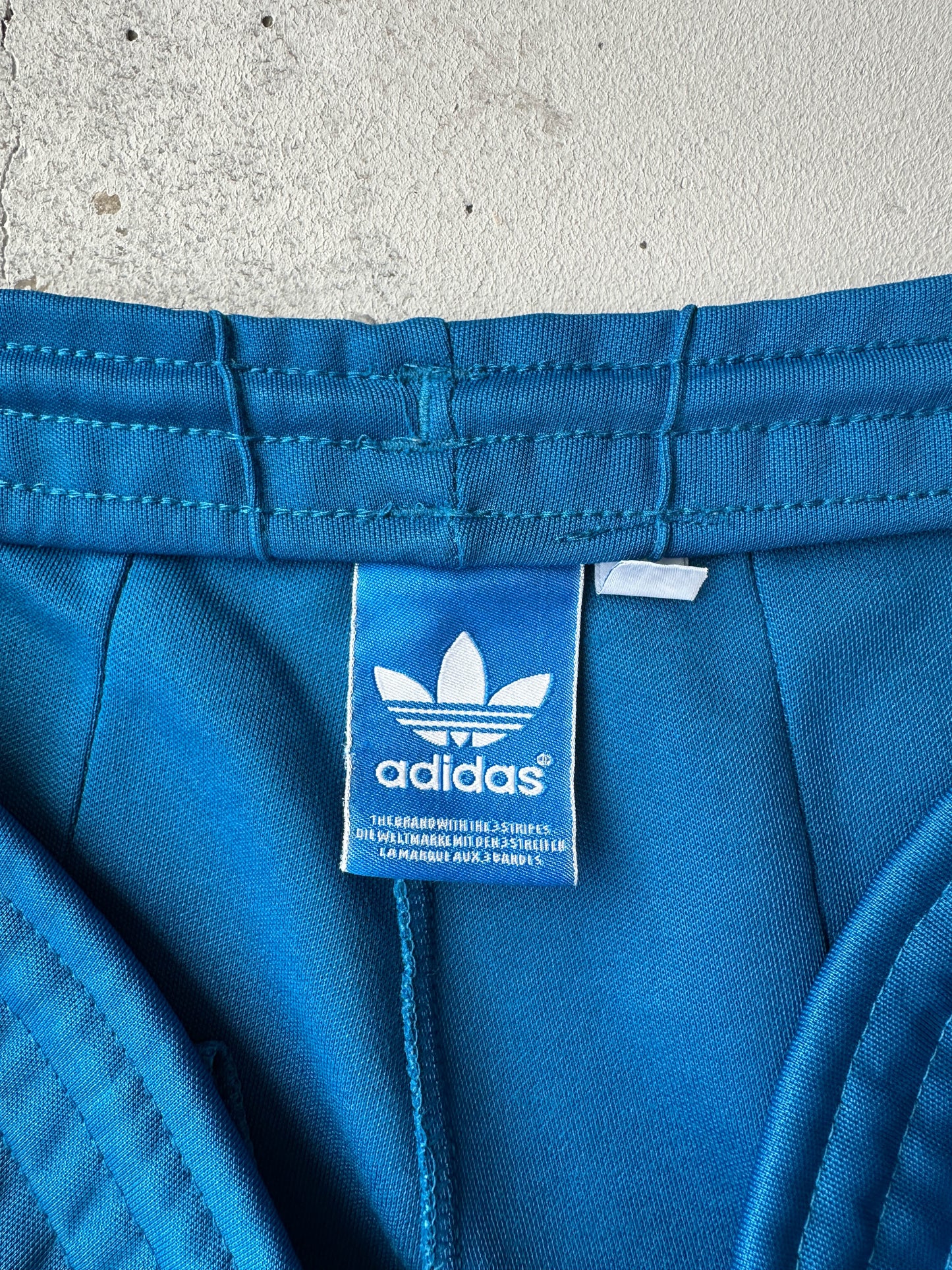 Adidas vintage 00s pants