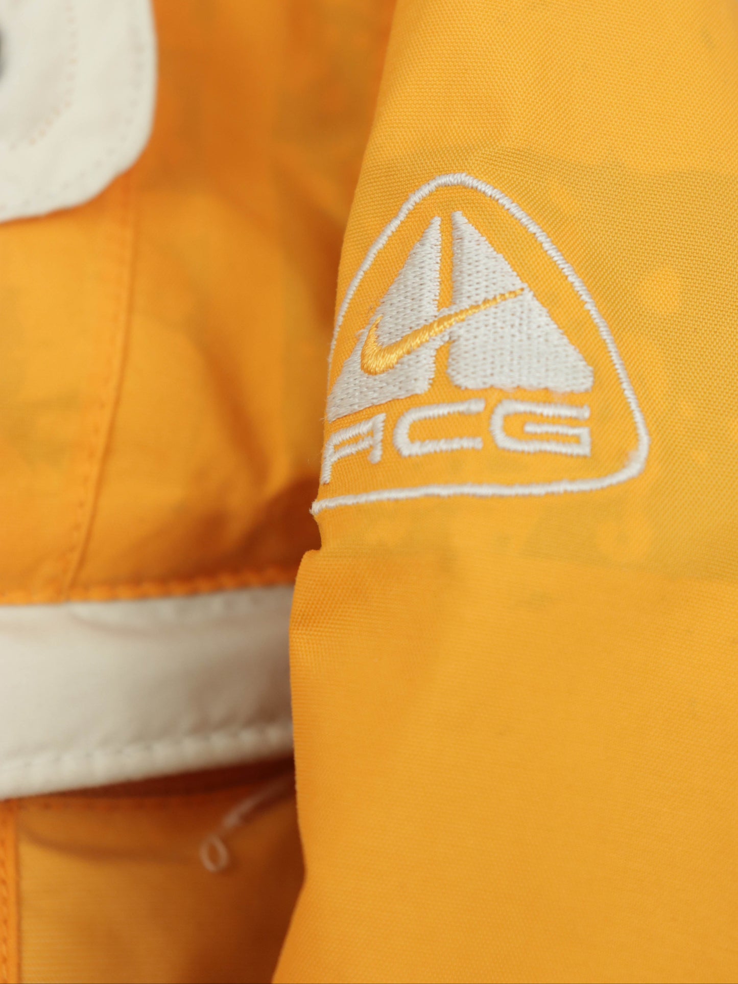 CHAQUETA NIKE ACG VINTAGE 00S