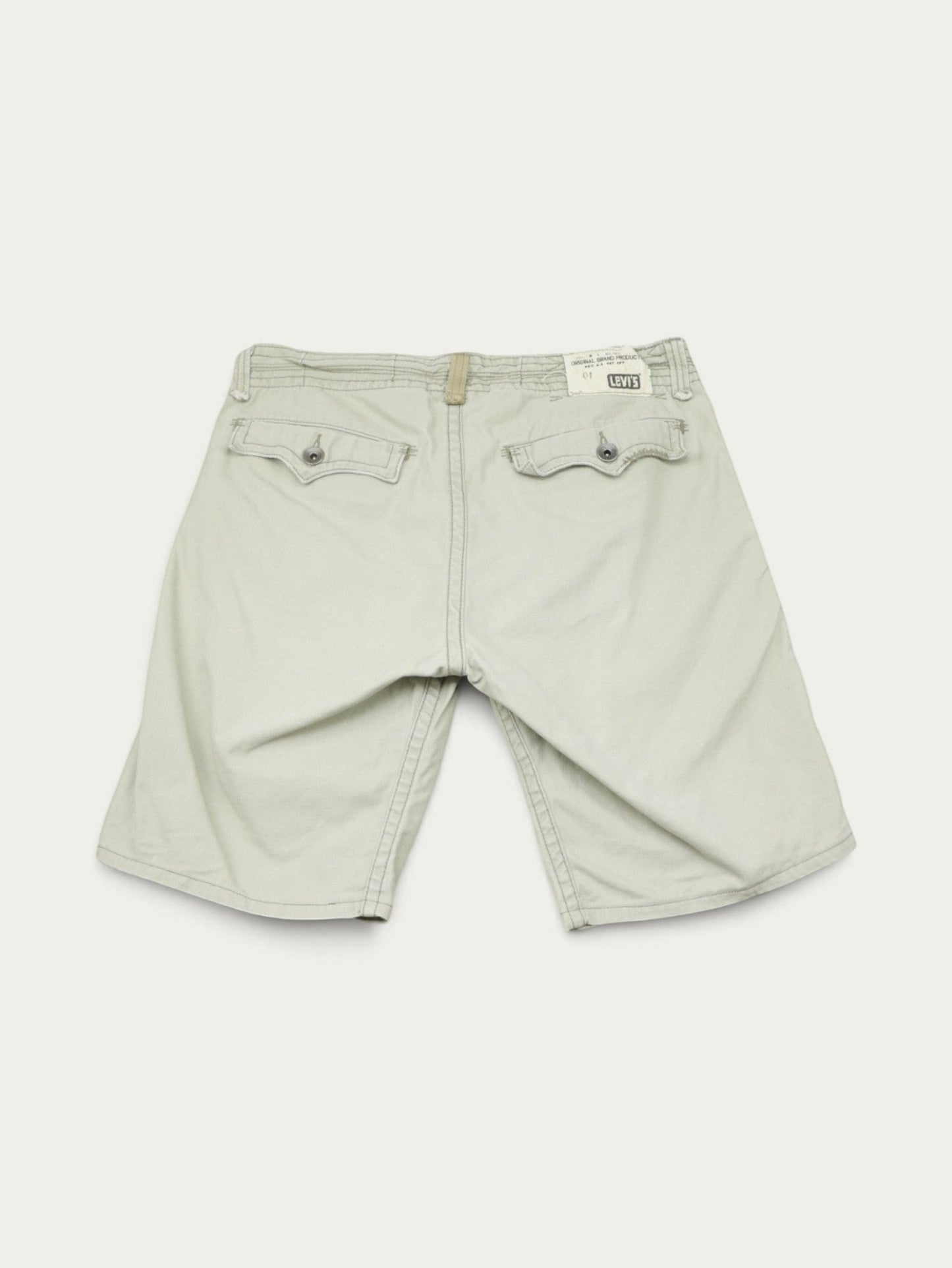 Shorts Levi's vintage estilo años 2000 en color beige con bolsillos traseros de Alabama Vintage